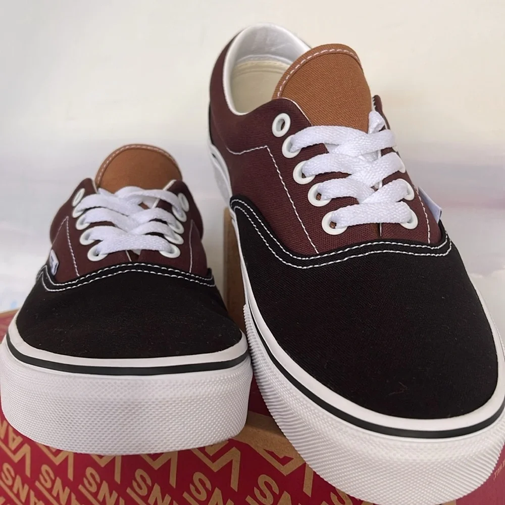 Vans WMNS Era
Color Block Black/Brown
VN0005UEYS8
Sneakers - Picture 7 of 16
